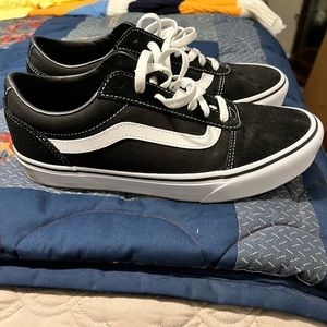 Vans Old Skool Black & White Mens 8.5/Womens 10.5